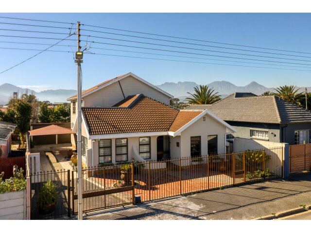 <!--[if BLOCK]><![endif]--> Property sold in Strand North <!--[if ENDBLOCK]><![endif]-->